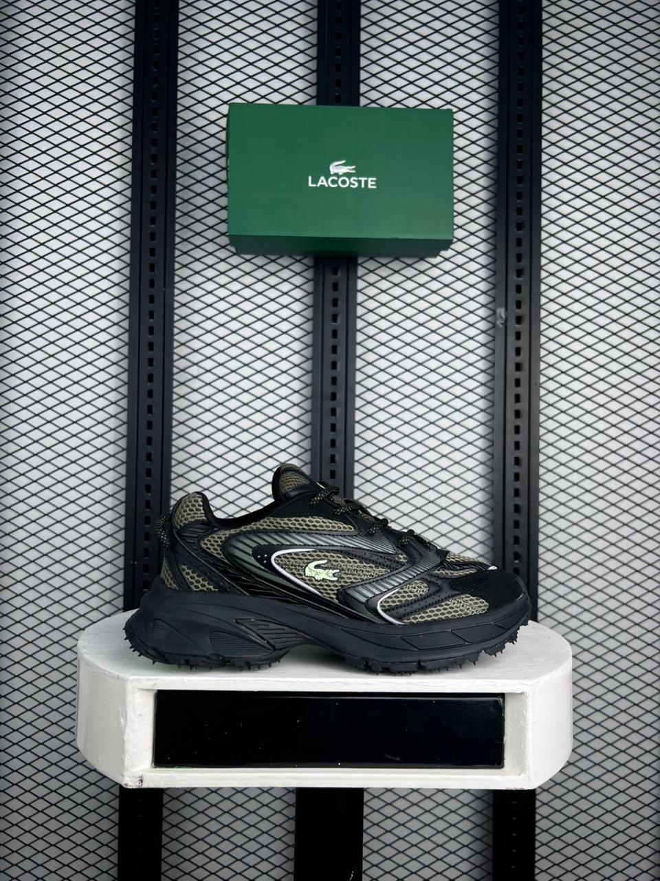 Lacoste Sneakers